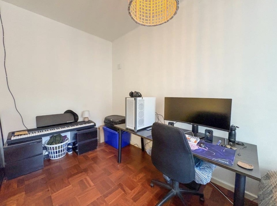 To Let 3 Bedroom Property for Rent in Vredehoek Western Cape